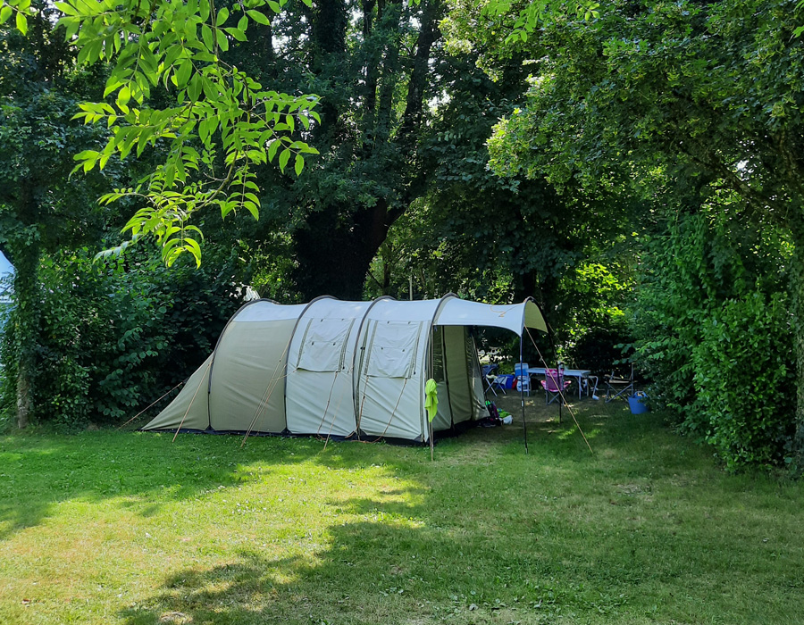 camping-avec-emplacement-tente-deux-sevres-le-moulin-des-effres