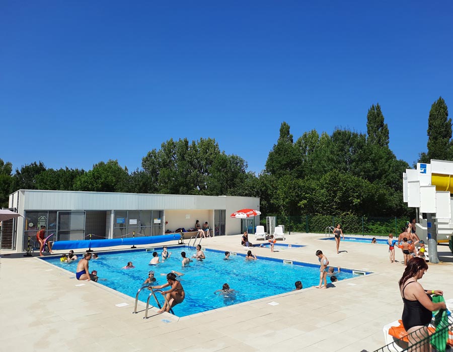 camping-deux-sevres-avec-piscine-toboggan-camping-le-moulin-des-effres-secondigny