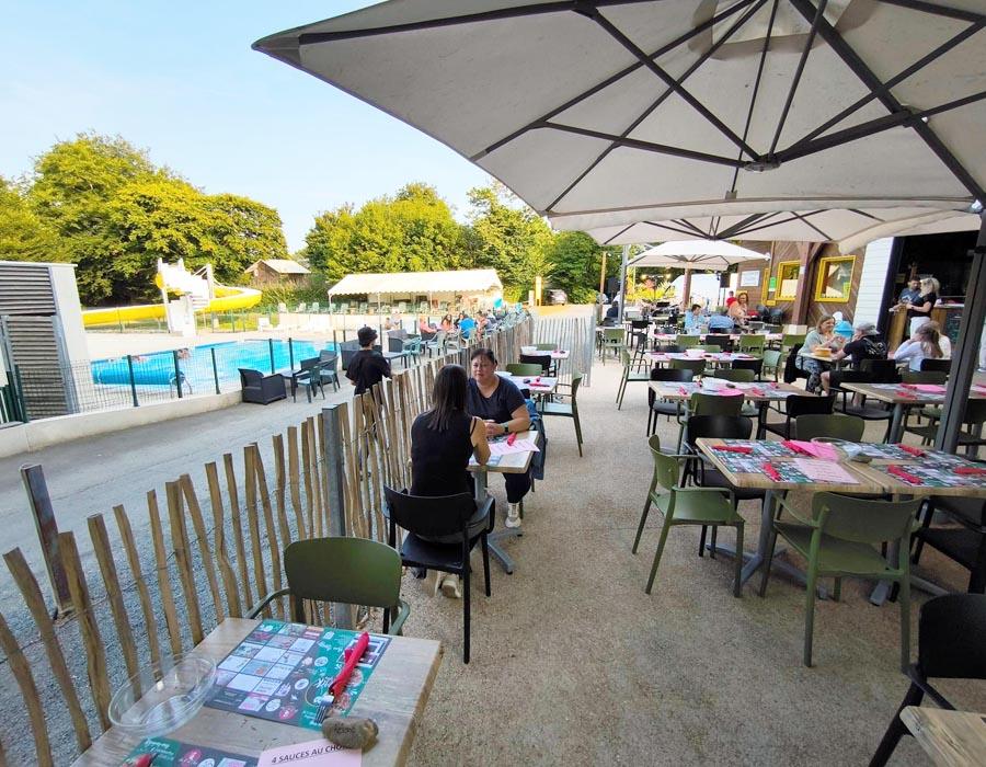 camping-deux-sevres-bord-de-lac-avec-snack-le-moulin-des-effres-secondigny