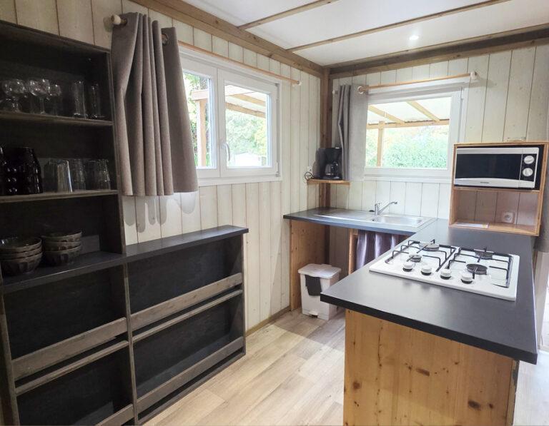 location-chalet-avec-climatisation-camping-avec-piscine-le-moulin-des-effres-secondigny-deux-sevres
