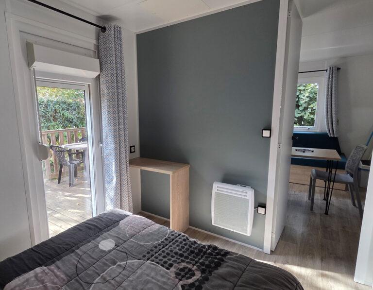 location-mobil-home-2-personnes-bord-de-lac-camping-le-moulin-des-effres-secondigny-deux-sevres