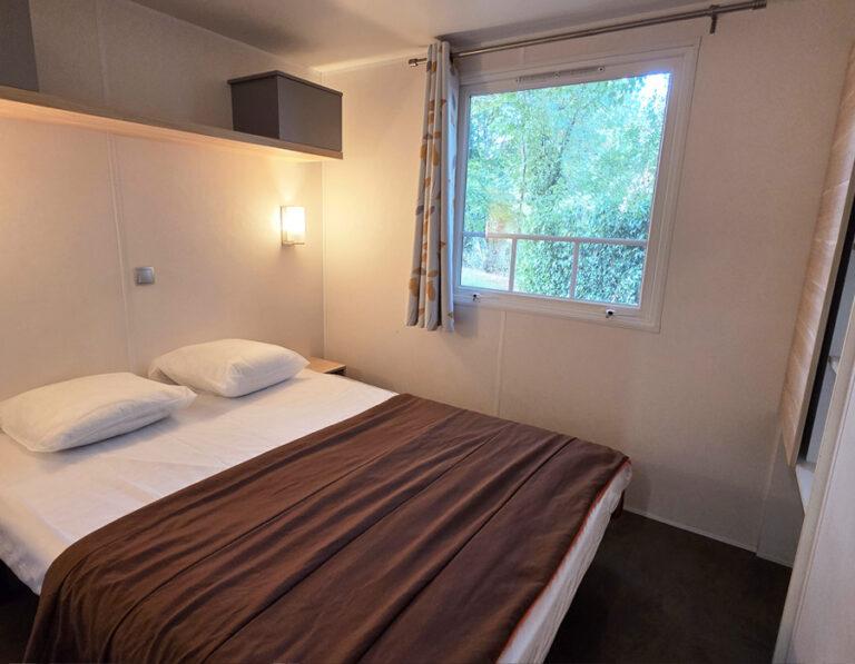 location-mobil-home-avec-climatisation-5-personnes-camping-avec-piscine-deux-sevres