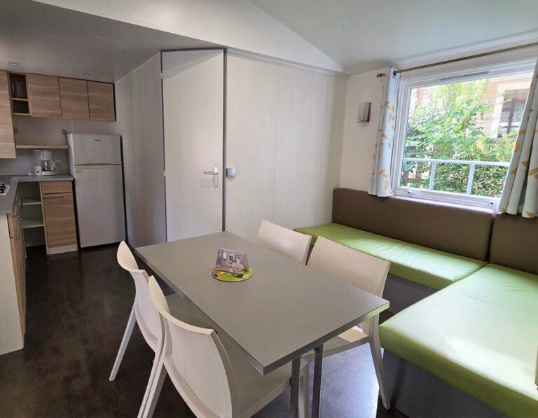 location-mobil-home-avec-climatisation-camping-proche-puy-du-fou-le-moulin-des-effres-secondigny