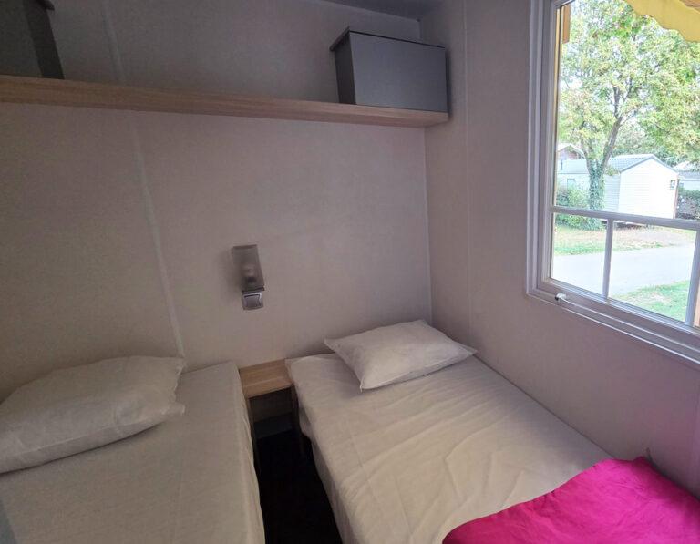 location-mobil-home-proche-puy-du-fou-futuroscope-camping-avec-piscine-le-moulin-des-effres-secondigny-79