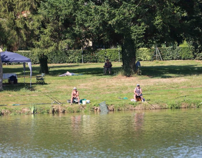 camping-le-moulin-des-effres-peche-lac-des-effres-secondigny
