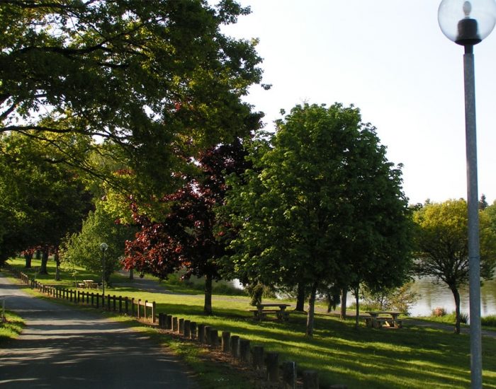 camping-le-moulin-des-effres-promenade-nature